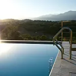 Magnifique Avec Piscine Chauffee, Vue Et Montage *
