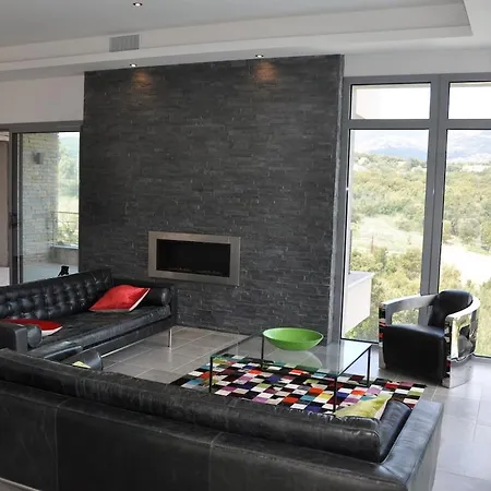 Magnifique Avec Piscine Chauffée, Vue Et Montage