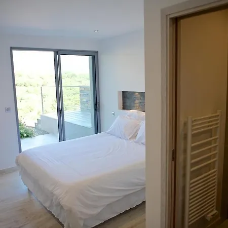 Magnifique Avec Piscine Chauffée, Vue Et Montage
