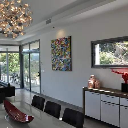 Villa Magnifique Avec Piscine Chauffée, Vue Et Montage