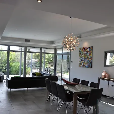 Villa Magnifique Avec Piscine Chauffée, Vue Et Montage *