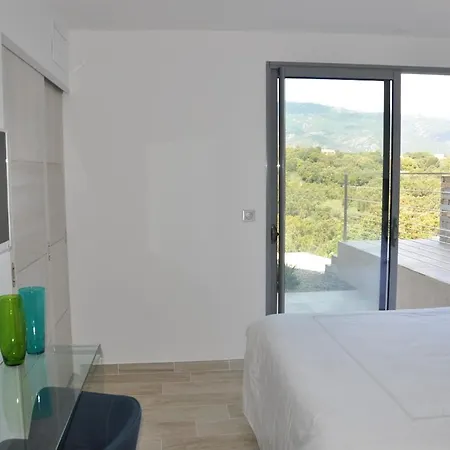 Villa Magnifique Avec Piscine Chauffée, Vue Et Montage