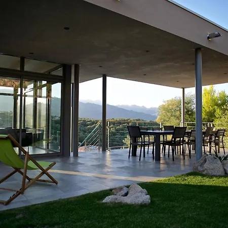 Magnifique Avec Piscine Chauffée, Vue Et Montage