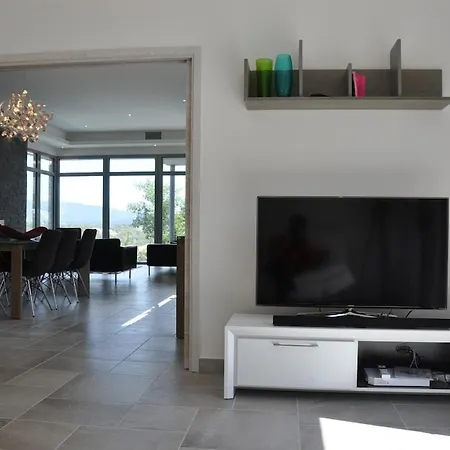 Magnifique Avec Piscine Chauffée, Vue Et Montage Villa *