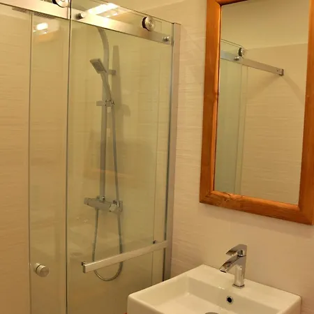 Magnifique Avec Piscine Chauffee, Vue Et Montage *