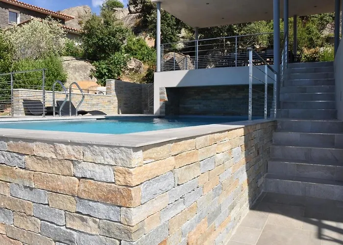 Magnifique Avec Piscine Chauffee, Vue Et Montage *