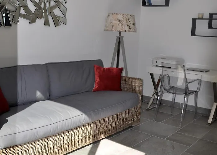 Magnifique Avec Piscine Chauffee, Vue Et Montage Villa